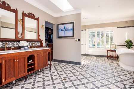 FITZROY PATTERN + RITZ BORDER + INFILL - SUBWAY WALL TILES + CAPPING, BORDER AND SKIRTING - TESSELLATED TILES